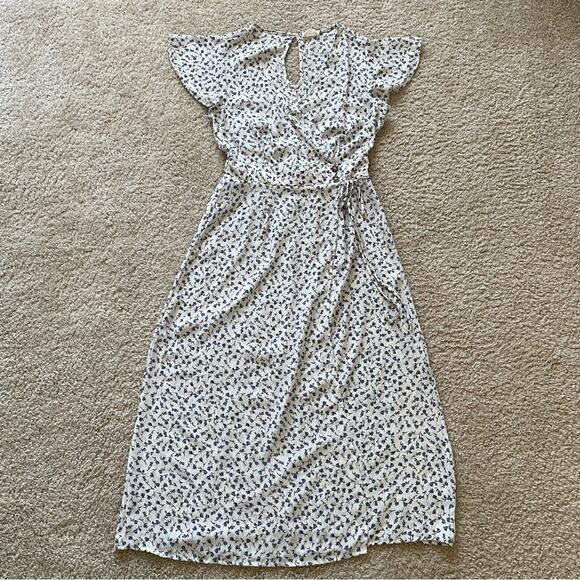 Sienna Sky Floral Faux Wrap Maxi Dress Medium - Picture 7 of 12